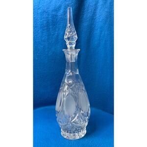 Princess House #776 Frosted Medallions 24% Lead Crystal Wine Decanter & Stopper